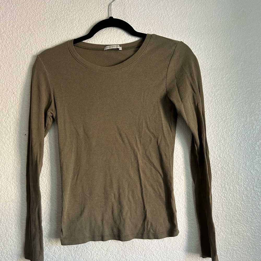 Active Basic - Olive green long sleeve shirt 👚